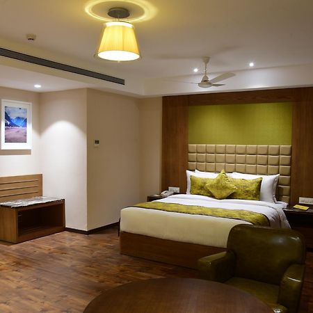 Lemon Tree Hotel Siliguri Exterior photo